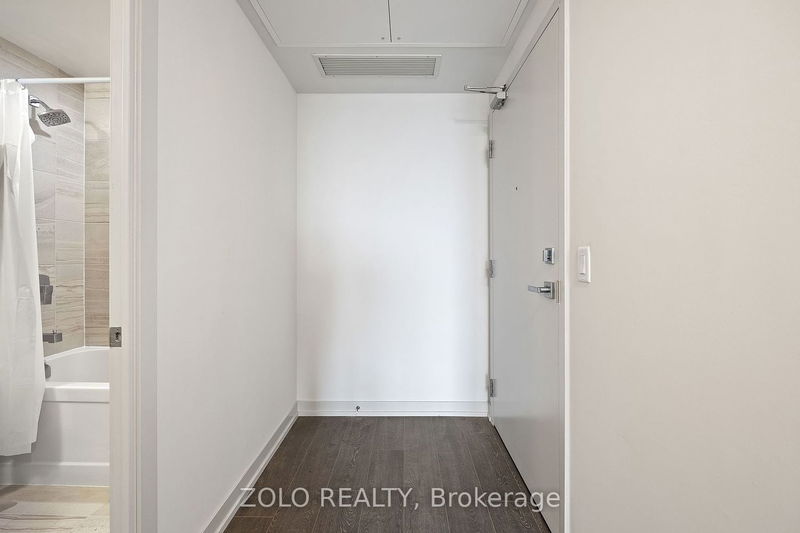 Preview image for 90 Glen Everest Rd #817, Toronto