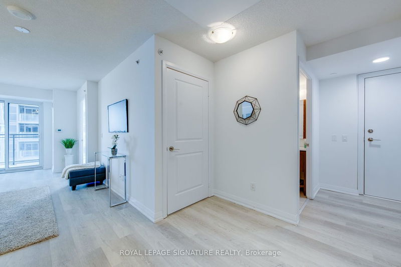 Preview image for 30 Meadowglen Pl #2401, Toronto