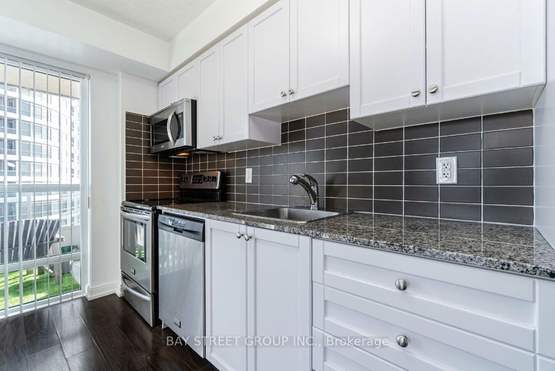 Preview image for 151 Village Green Sq #2402, Toronto