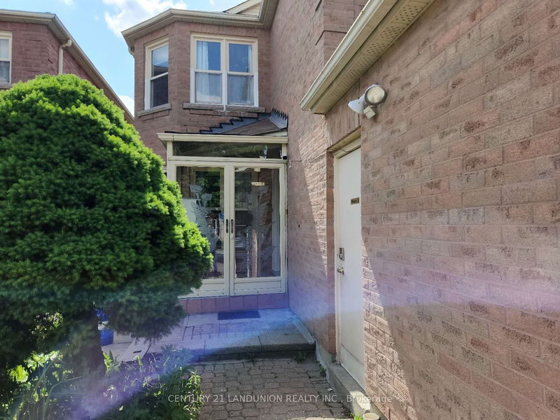 Preview image for 32 Staverton Crt, Toronto