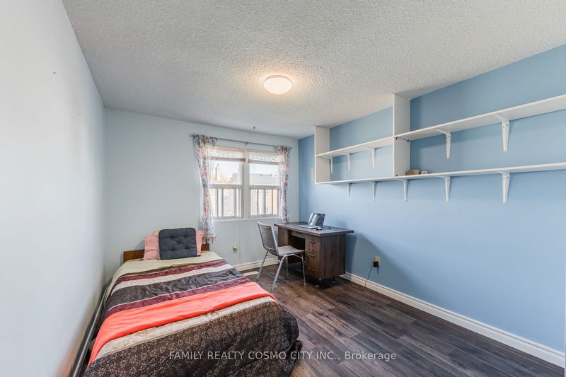 Preview image for 208 Wintermute Blvd, Toronto