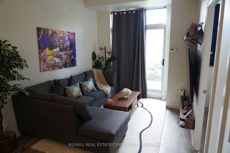 Preview image for 3655 Kingston Rd #105, Toronto