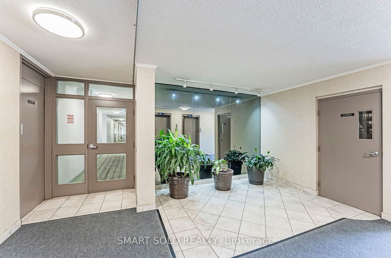 Preview image for 2500 Bridletowne Circ #401, Toronto