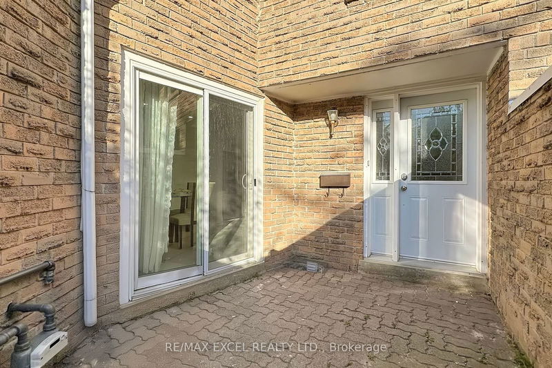 Preview image for 49 Ambercroft Blvd, Toronto