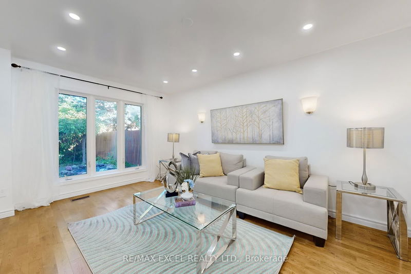 Preview image for 49 Ambercroft Blvd, Toronto