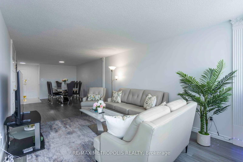 Preview image for 3151 Bridletowne Circ #808, Toronto