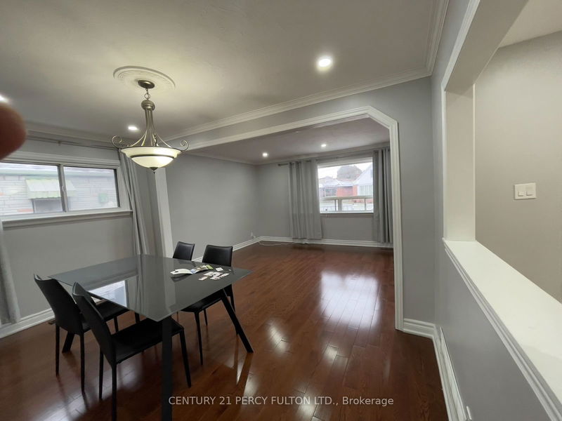 Preview image for 19 Lynvalley Cres, Toronto