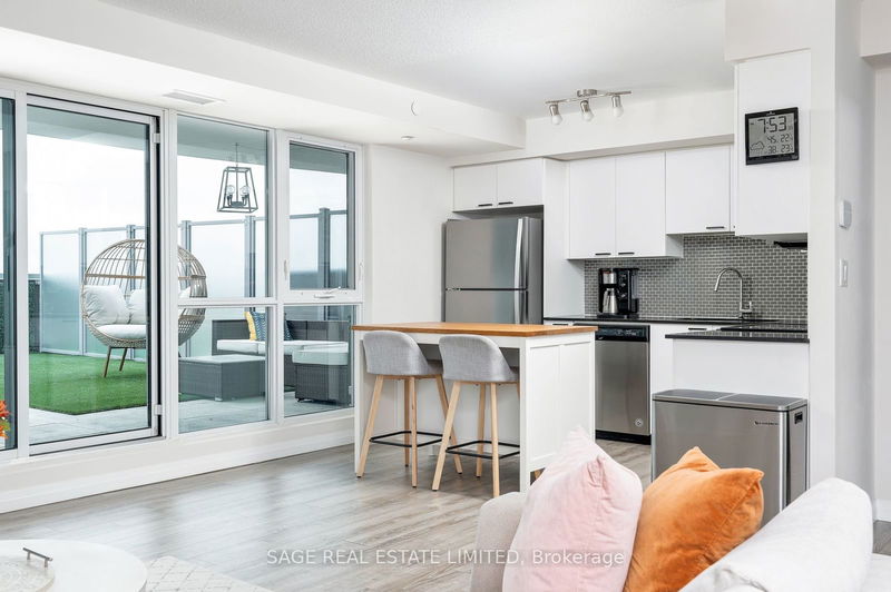 Preview image for 2150 Lawrence Ave #1002, Toronto