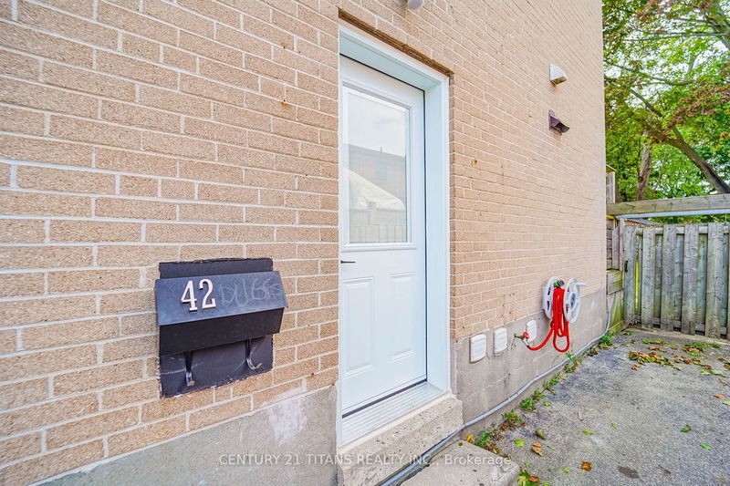 Preview image for 42 Pixley Cres, Toronto