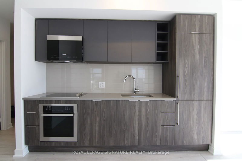 Preview image for 2033 Kennedy Rd #1911, Toronto