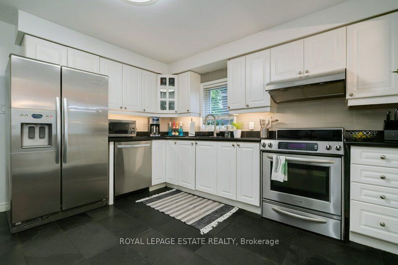 Preview image for 225 Pickering St, Toronto