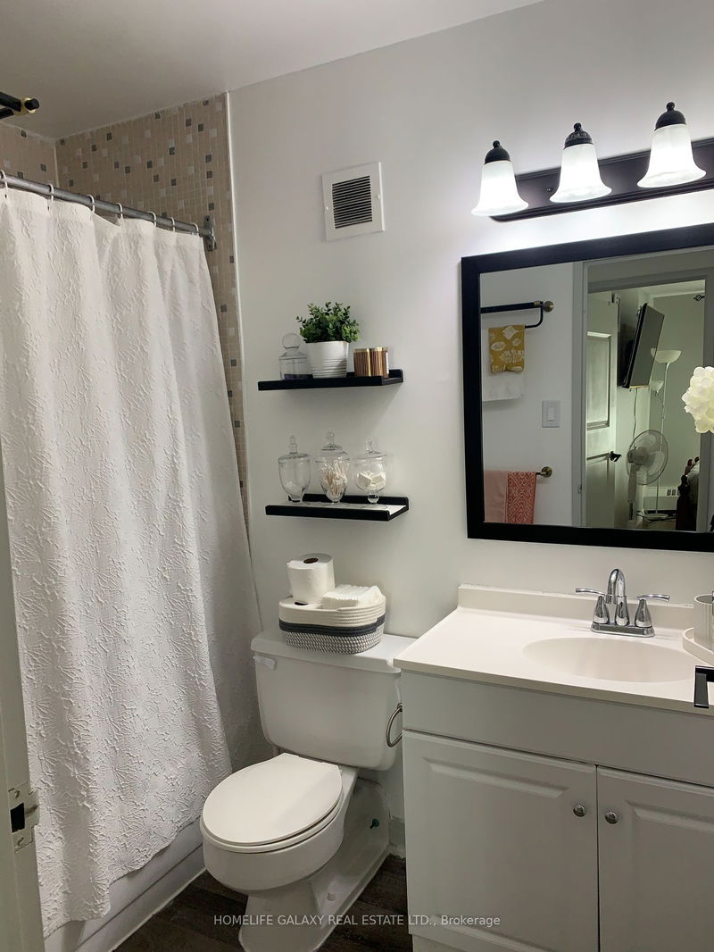 Preview image for 2 Glamorgan Ave #213, Toronto