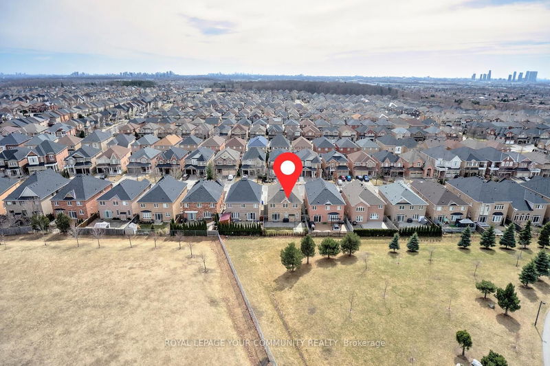 Preview image for 56 Golden Orchard Rd, Vaughan