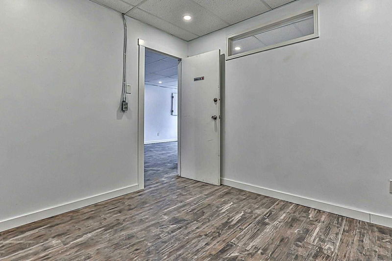 Preview image for 20489 Leslie St #Main, East Gwillimbury