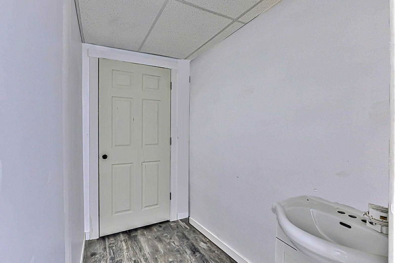 Preview image for 20489 Leslie St #Main, East Gwillimbury