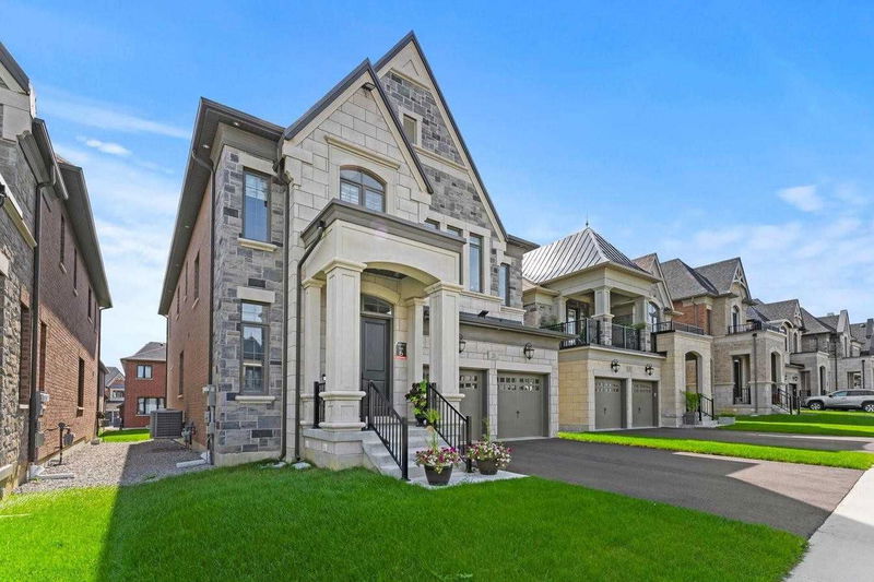 Preview image for 21 Pine Heights Dr, Vaughan
