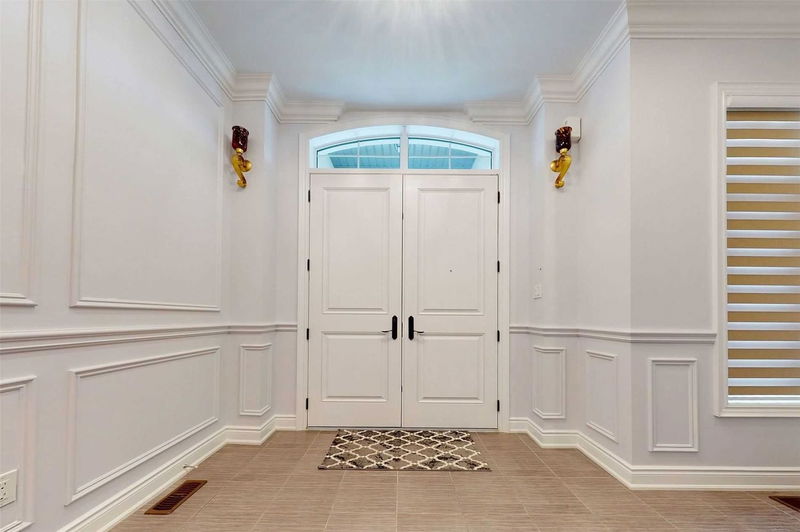 Preview image for 21 Pine Heights Dr, Vaughan
