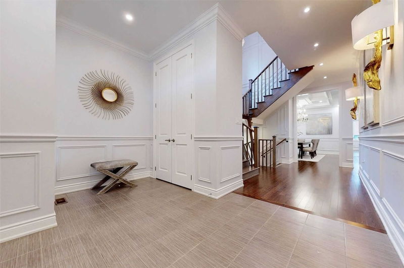 Preview image for 21 Pine Heights Dr, Vaughan