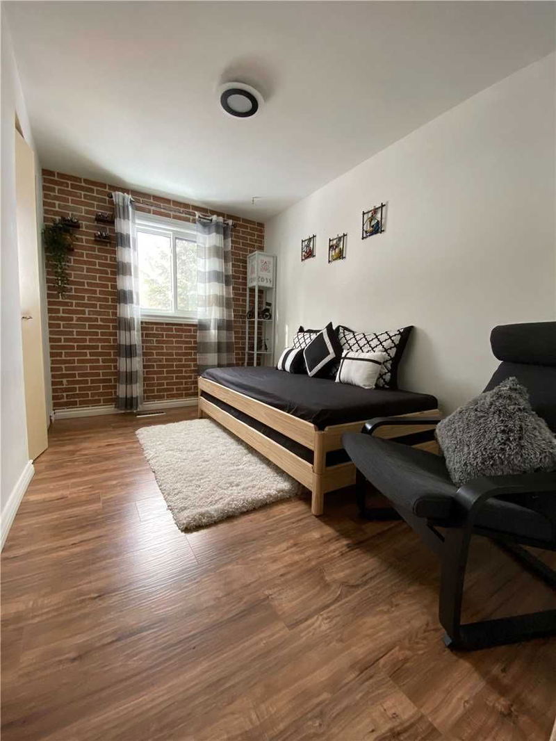 Preview image for 19 Burbank Pl, Barrie