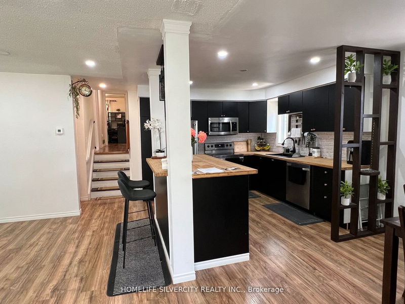 Preview image for 19 Burbank Pl, Barrie