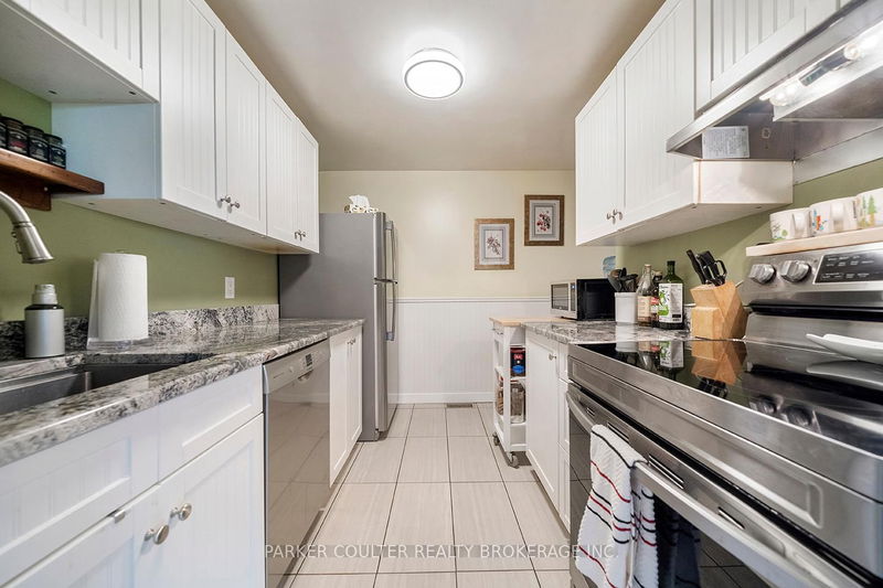 Preview image for 16 Bluejay Dr, Barrie