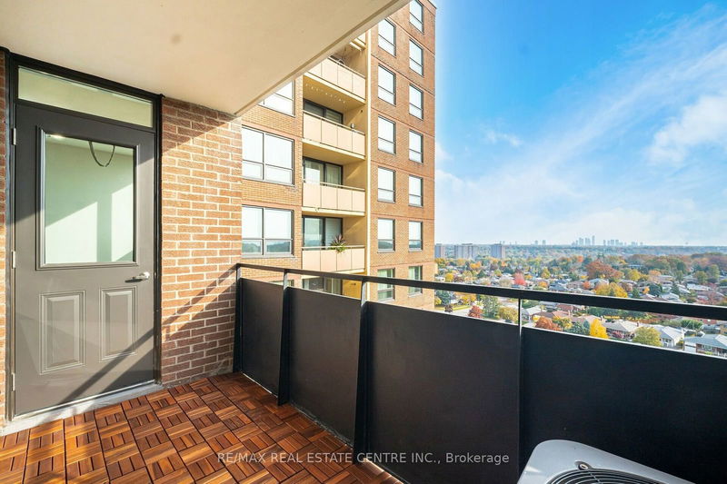 Preview image for 61 Richview Rd #1611, Toronto