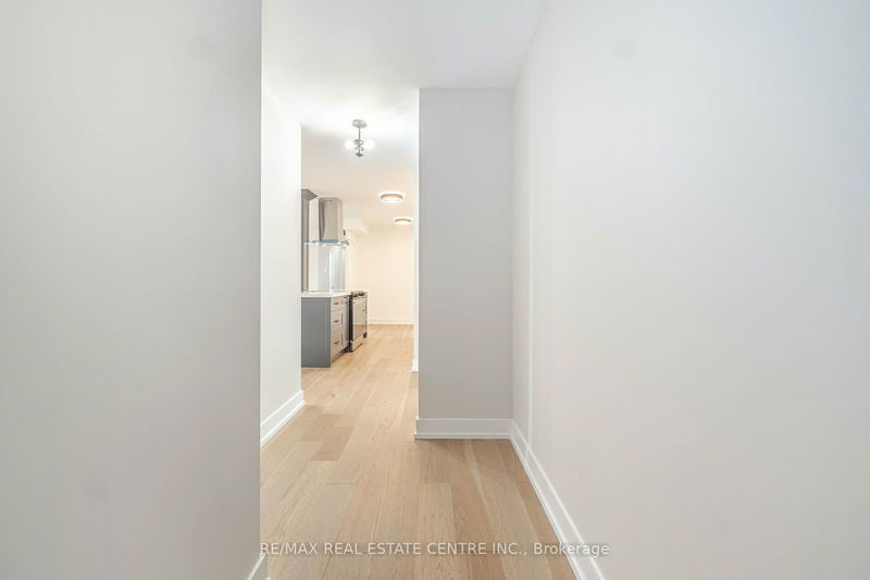 Preview image for 61 Richview Rd #1611, Toronto