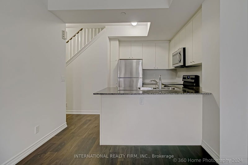 Preview image for 145 Long Branch Ave #Th9, Toronto