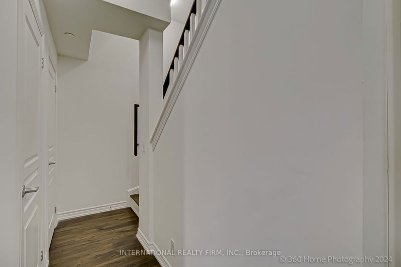 Preview image for 145 Long Branch Ave #Th9, Toronto