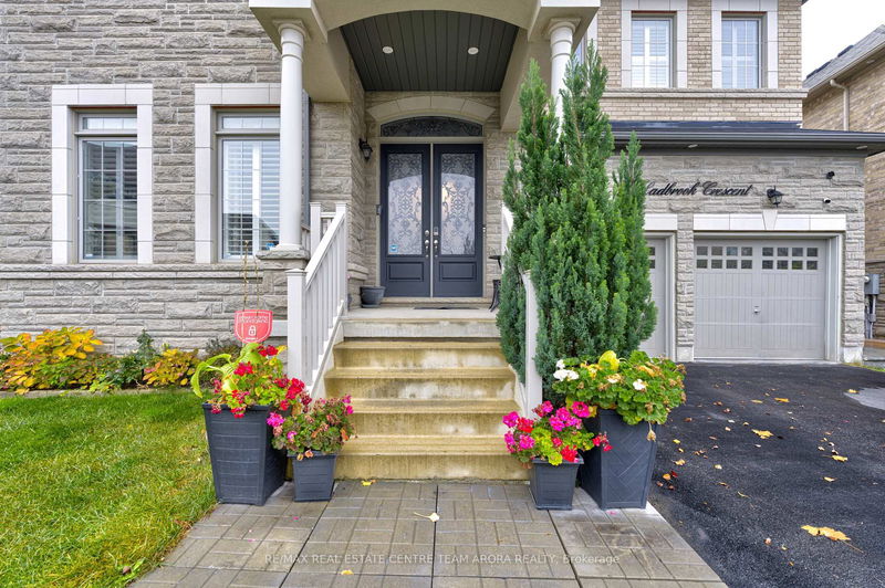 Preview image for 20 Ladbrook Cres, Brampton