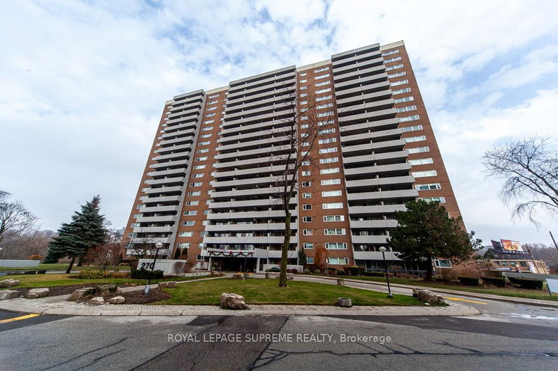 Preview image for 270 Scarlett Rd #105, Toronto