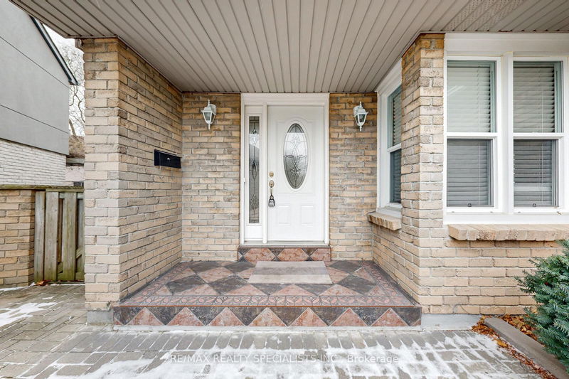 Preview image for 39B Newington Cres, Toronto