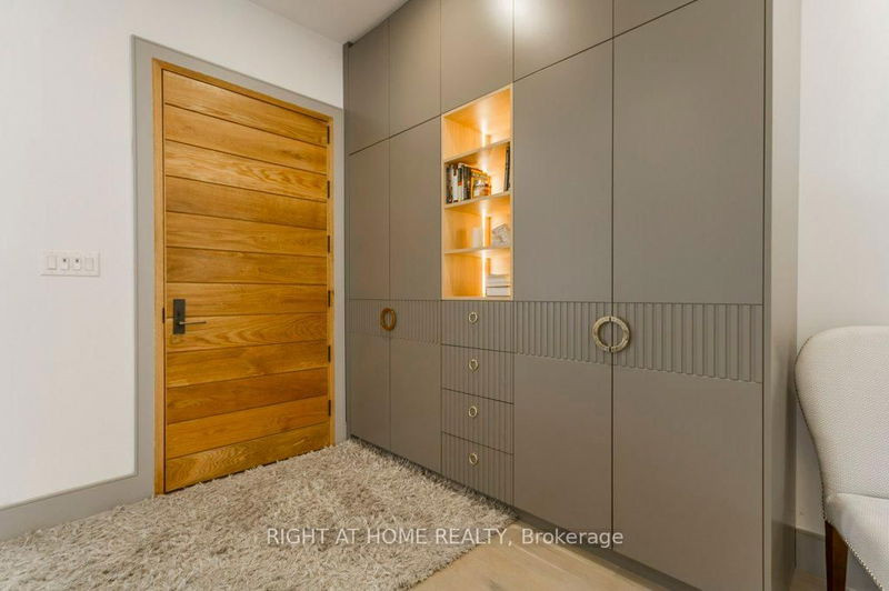 Preview image for 118 Martin Grove Rd, Toronto