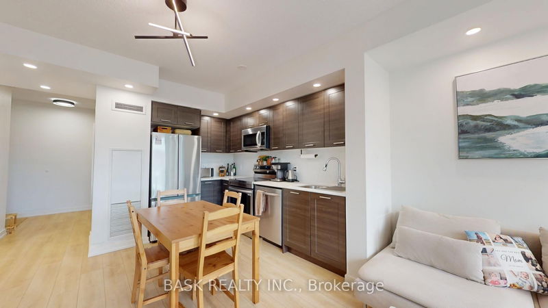 Preview image for 2220 Lake Shore Blvd W #406, Toronto
