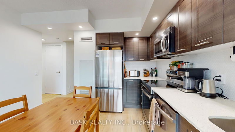 Preview image for 2220 Lake Shore Blvd W #406, Toronto