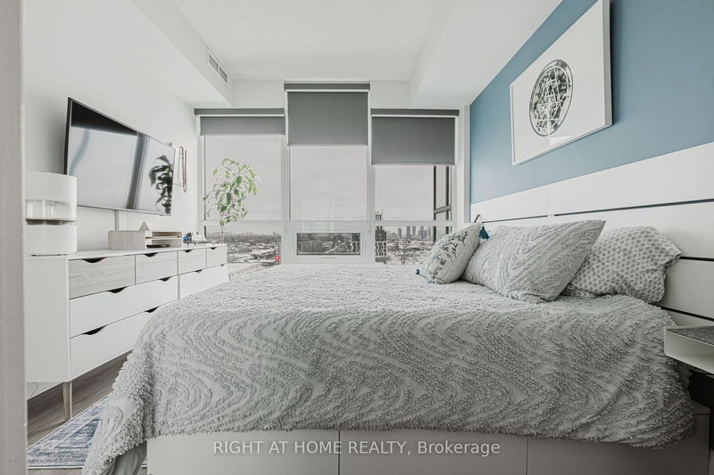 Preview image for 1185 The Queensway #815, Toronto