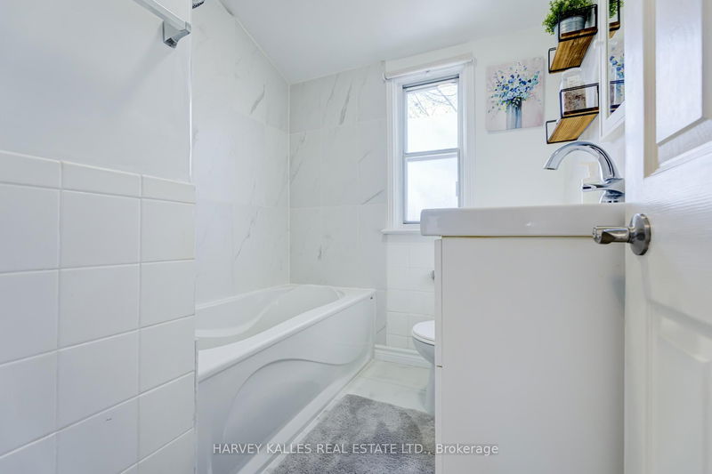 Preview image for 562 Royal York Rd, Toronto
