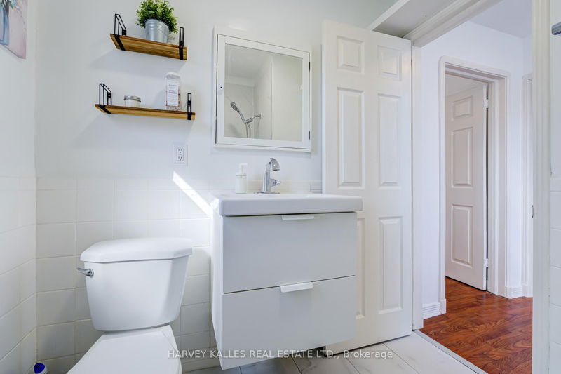 Preview image for 562 Royal York Rd, Toronto