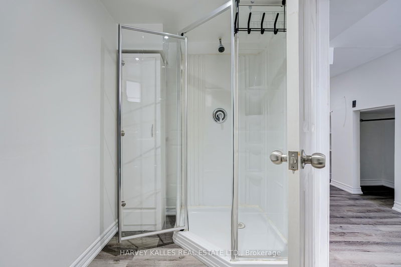 Preview image for 562 Royal York Rd, Toronto