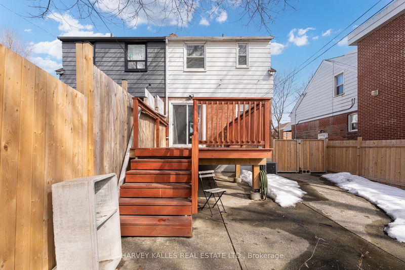 Preview image for 562 Royal York Rd, Toronto