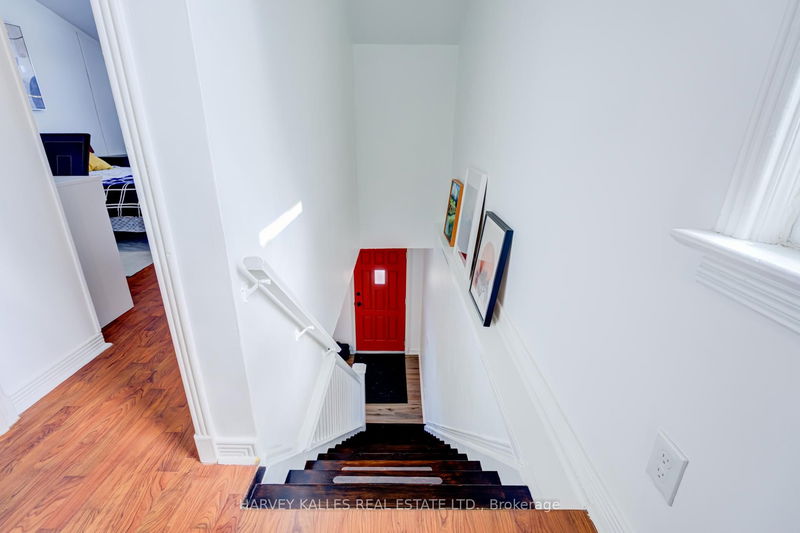 Preview image for 562 Royal York Rd, Toronto