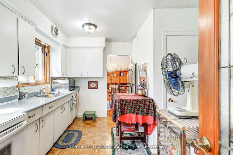 Preview image for 19 Royaleigh Ave, Toronto