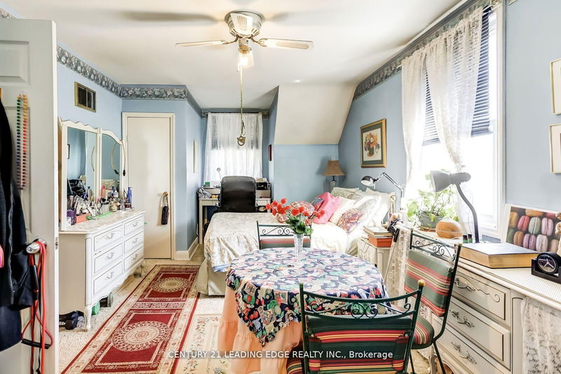 Preview image for 19 Royaleigh Ave, Toronto
