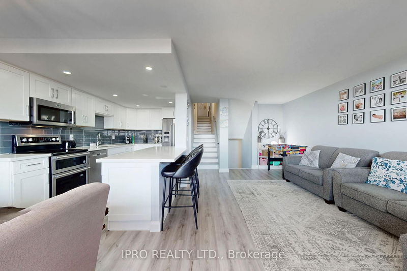 Preview image for 11 Wincott Dr #1111, Toronto
