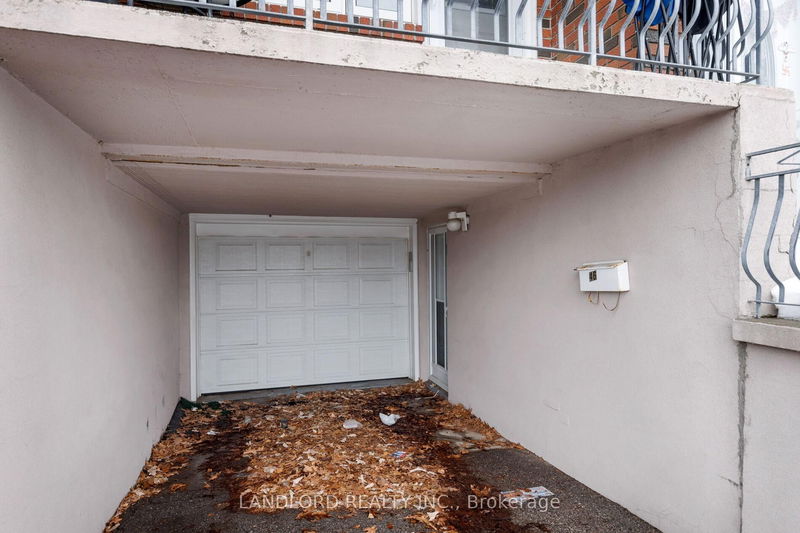 Preview image for 46 Hisey Cres, Toronto