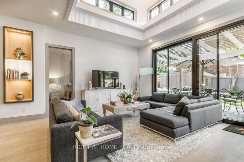 Preview image for 118 Martin Grove Rd, Toronto