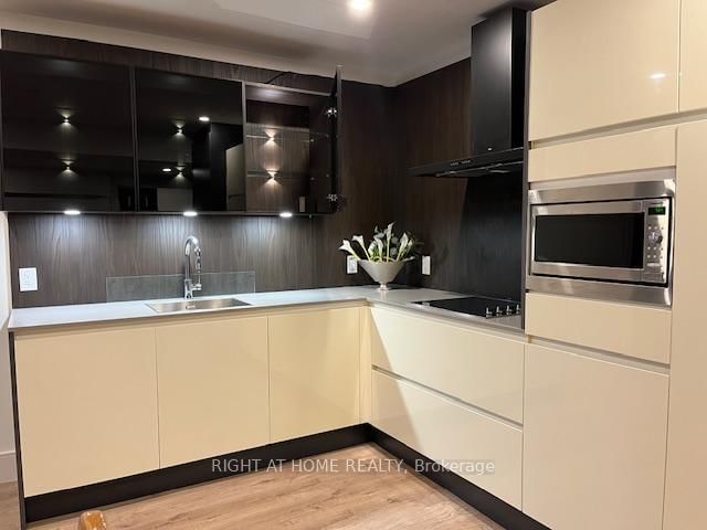 Preview image for 118 Martin Grove Rd, Toronto