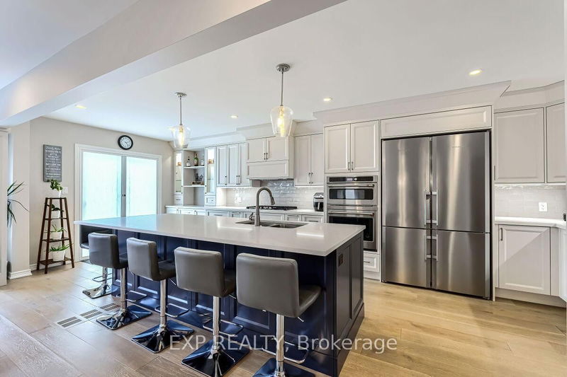 Preview image for 792 Knotty Pine Grve, Mississauga
