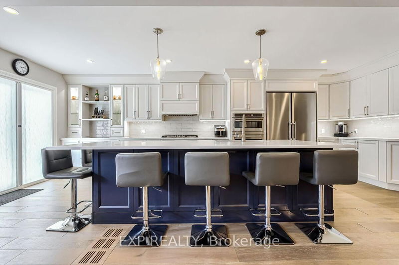 Preview image for 792 Knotty Pine Grve, Mississauga