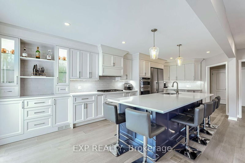 Preview image for 792 Knotty Pine Grve, Mississauga